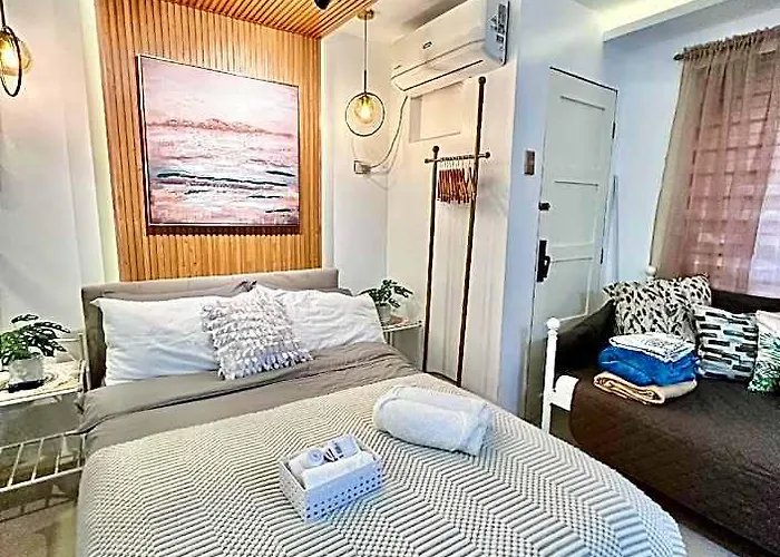 호텔 Dominique's Crib @ Mandaue 3*